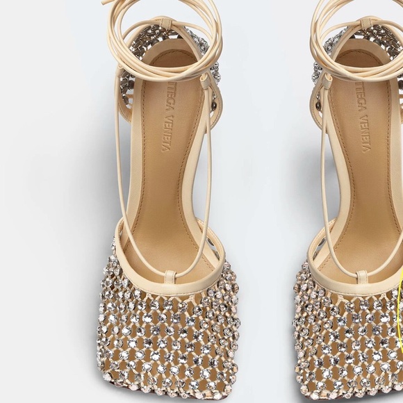 NIB Bottega Veneta Rhinestone mesh and leather sandals in sugar cane - Picture 4 of 4